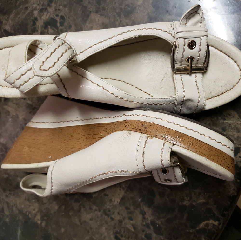 Wedge sandals
